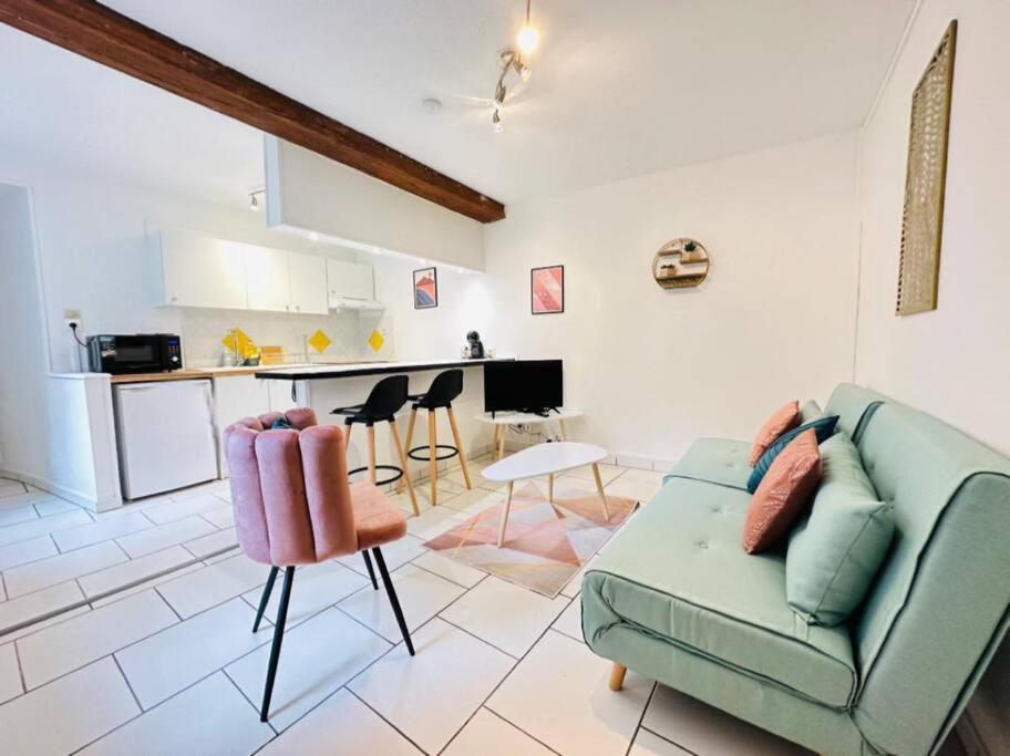 Appartement Confidentiel Laon Bagian luar foto