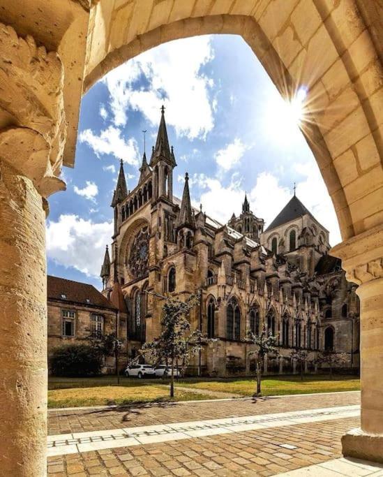 Appartement Confidentiel Laon Bagian luar foto